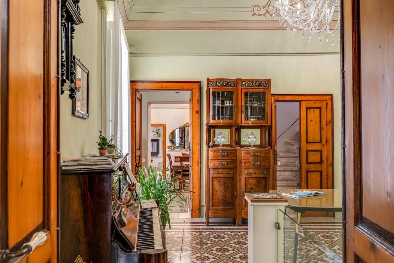 مبيت وإفطار أوستوني Palazzo Stunis - Dimora Di Charme المظهر الخارجي الصورة