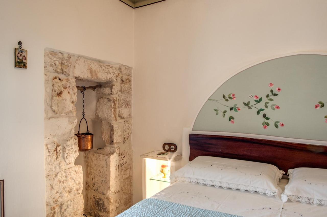 مبيت وإفطار أوستوني Palazzo Stunis - Dimora Di Charme المظهر الخارجي الصورة