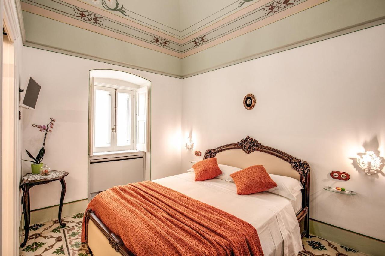مبيت وإفطار أوستوني Palazzo Stunis - Dimora Di Charme المظهر الخارجي الصورة