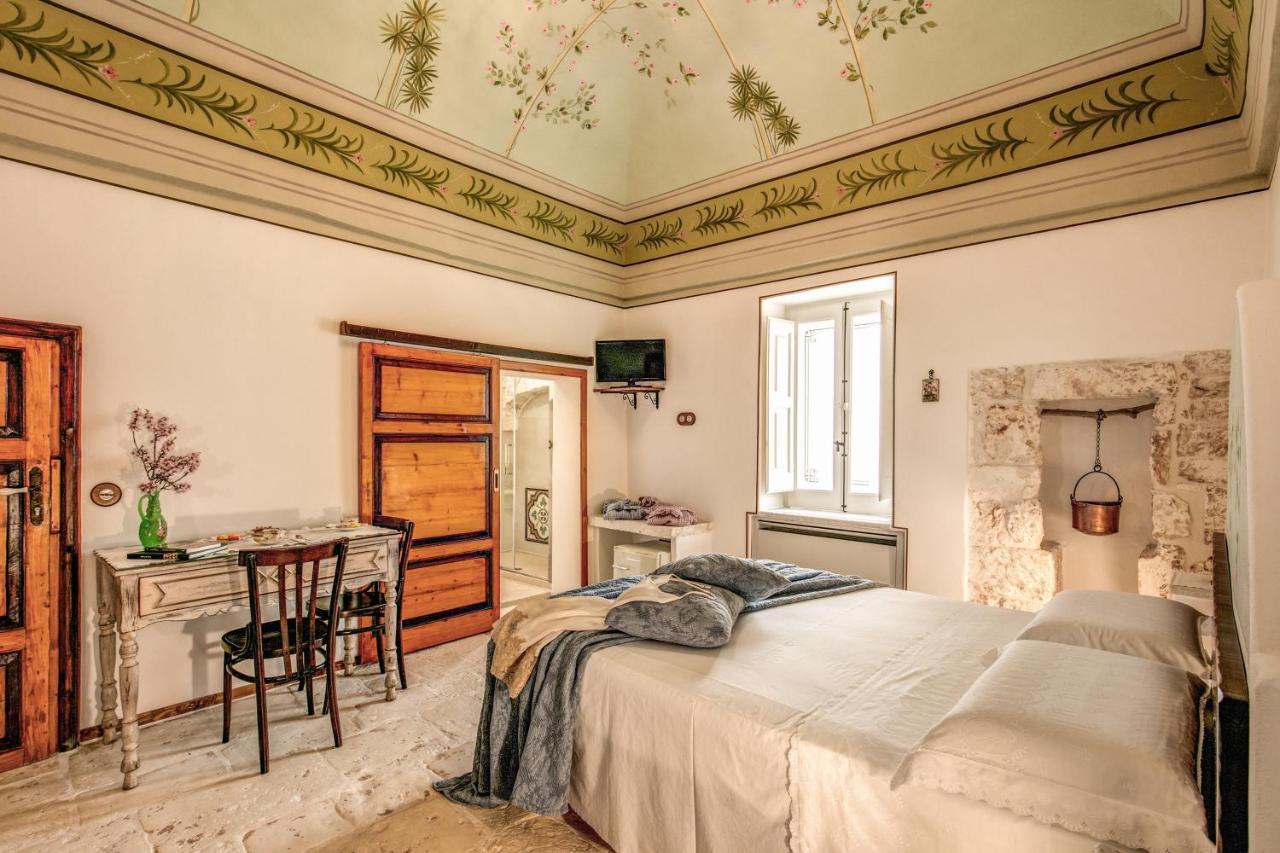 مبيت وإفطار أوستوني Palazzo Stunis - Dimora Di Charme المظهر الخارجي الصورة