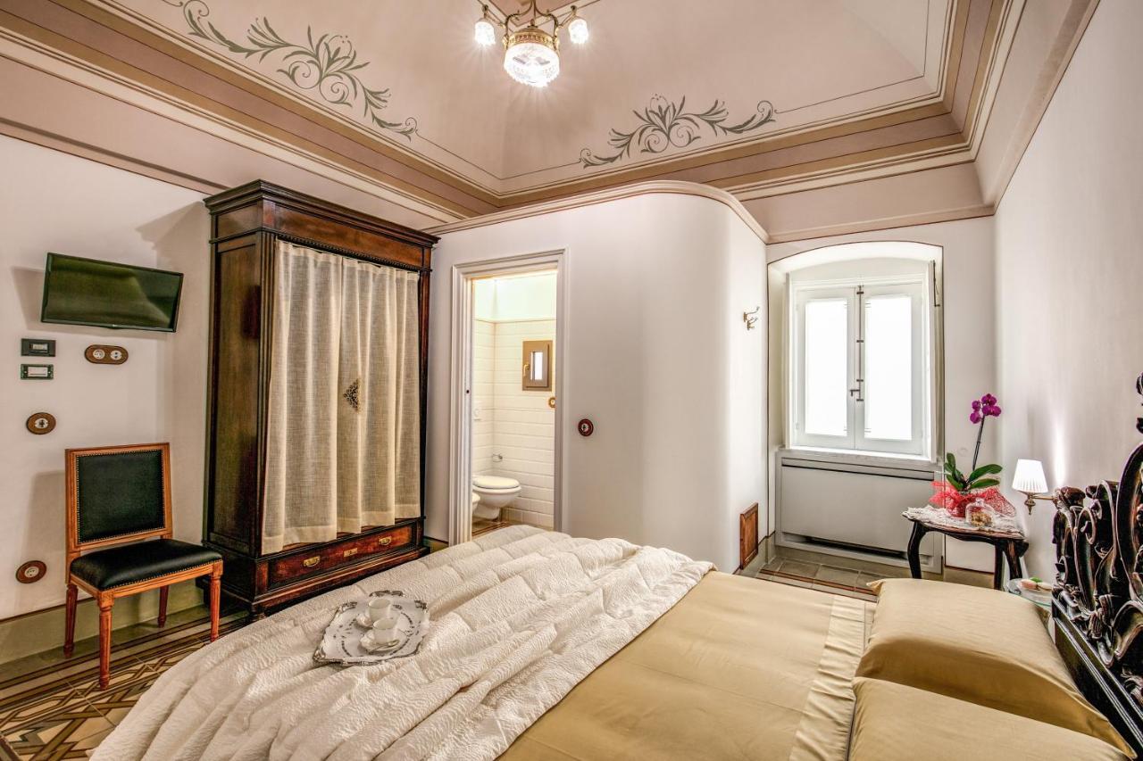 مبيت وإفطار أوستوني Palazzo Stunis - Dimora Di Charme المظهر الخارجي الصورة