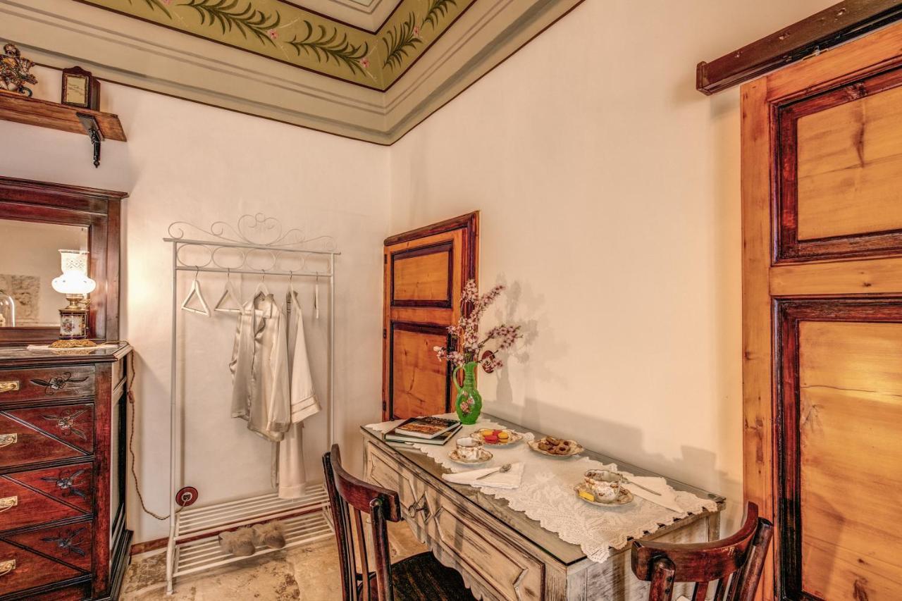 مبيت وإفطار أوستوني Palazzo Stunis - Dimora Di Charme المظهر الخارجي الصورة